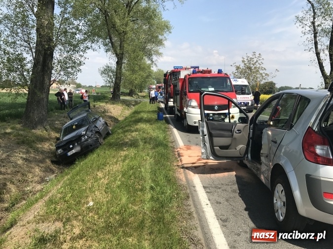 Zdjęcie w galerii na portalu naszraciborz.pl: Wypadek na trasie Pietrowice Wielkie - Racibórz. Dwie osoby w szpitalu, sprawca doznał urazu kręgosłupa  wiadomości z regionu