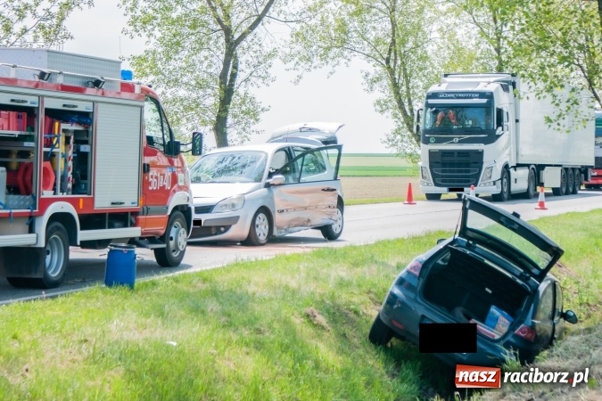 Zdjęcie w galerii na portalu naszraciborz.pl: Wypadek na trasie Pietrowice Wielkie - Racibórz. Dwie osoby w szpitalu, sprawca doznał urazu kręgosłupa  wiadomości z regionu