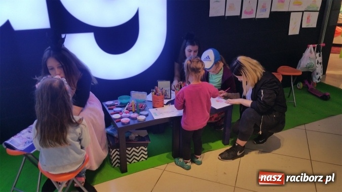 Zdjęcie w galerii na portalu naszraciborz.pl: Dziewiąte urodziny Galerii Młyńskiej za nami wiadomości z regionu