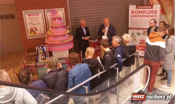 Zdjęcie w galerii na portalu naszraciborz.pl: Dziewiąte urodziny Galerii Młyńskiej za nami wiadomości z regionu