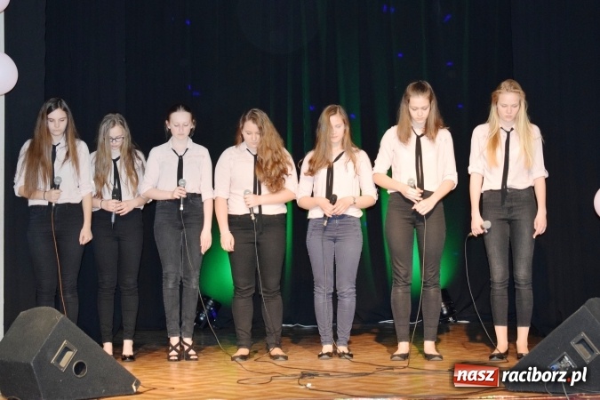 Zdjęcie w galerii na portalu naszraciborz.pl: Zespół wokalny Perspektywa laureatem konkursu piosenki  wiadomości z regionu