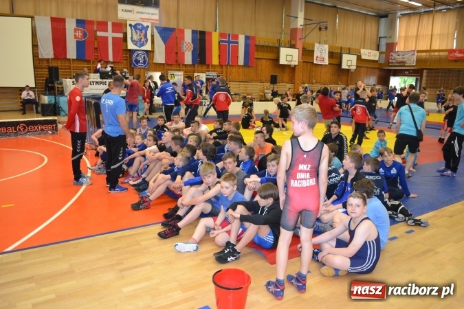 Zdjęcie w galerii na portalu naszraciborz.pl: Świetny start zapaśników Unii Racibórz w Czechach wiadomości z regionu