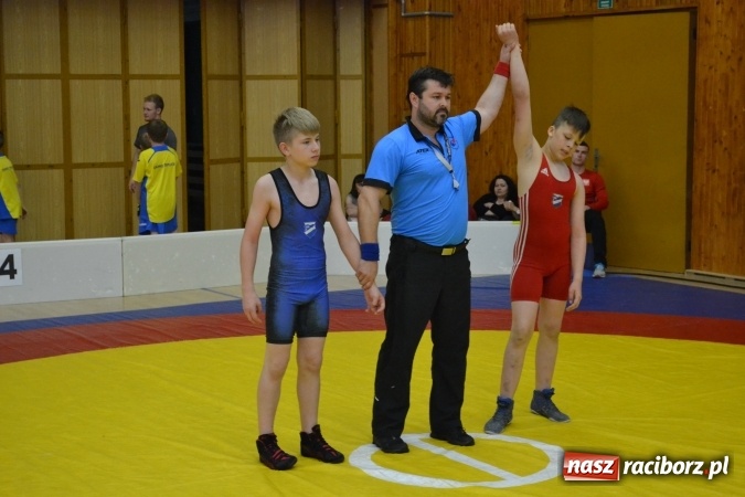 Zdjęcie w galerii na portalu naszraciborz.pl: Świetny start zapaśników Unii Racibórz w Czechach wiadomości z regionu