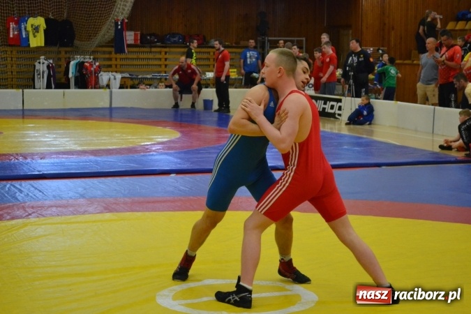 Zdjęcie w galerii na portalu naszraciborz.pl: Świetny start zapaśników Unii Racibórz w Czechach wiadomości z regionu