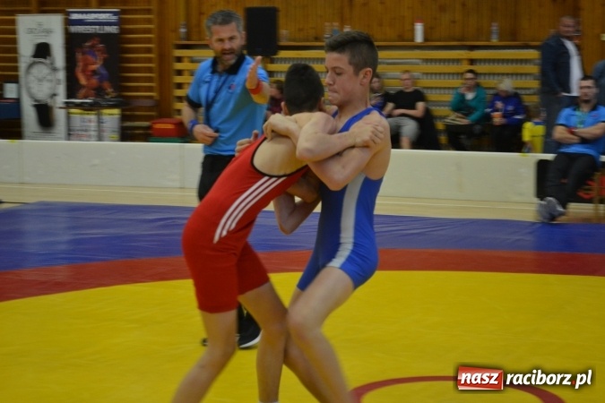 Zdjęcie w galerii na portalu naszraciborz.pl: Świetny start zapaśników Unii Racibórz w Czechach wiadomości z regionu