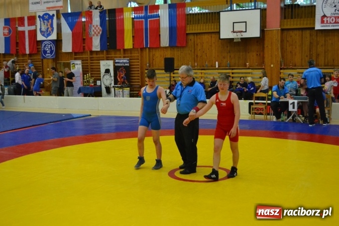 Zdjęcie w galerii na portalu naszraciborz.pl: Świetny start zapaśników Unii Racibórz w Czechach wiadomości z regionu