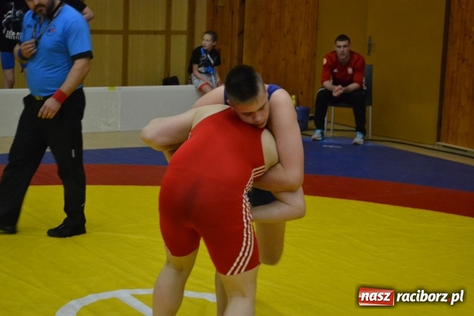 Zdjęcie w galerii na portalu naszraciborz.pl: Świetny start zapaśników Unii Racibórz w Czechach wiadomości z regionu