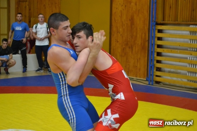 Zdjęcie w galerii na portalu naszraciborz.pl: Świetny start zapaśników Unii Racibórz w Czechach wiadomości z regionu