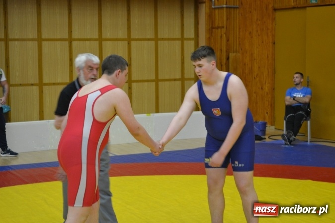 Zdjęcie w galerii na portalu naszraciborz.pl: Świetny start zapaśników Unii Racibórz w Czechach wiadomości z regionu