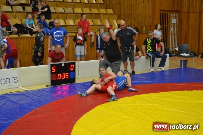 Zdjęcie w galerii na portalu naszraciborz.pl: Świetny start zapaśników Unii Racibórz w Czechach wiadomości z regionu