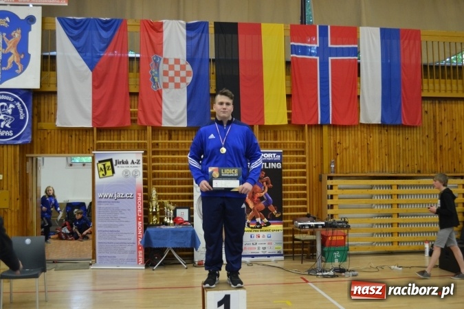 Zdjęcie w galerii na portalu naszraciborz.pl: Świetny start zapaśników Unii Racibórz w Czechach wiadomości z regionu