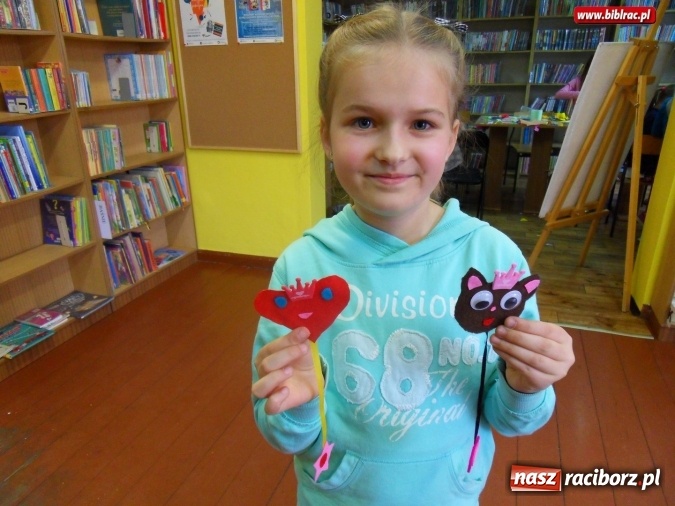 Zdjęcie w galerii na portalu naszraciborz.pl: Warsztatowy zawrót głowy w bibliotece w Markowicach  wiadomości z regionu