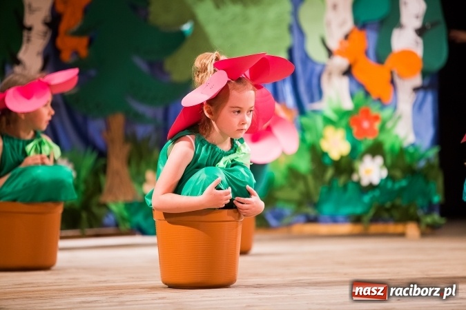 Zdjęcie w galerii na portalu naszraciborz.pl: X Mini Festiwal Przedszkolaków w DK Strzecha wiadomości z regionu