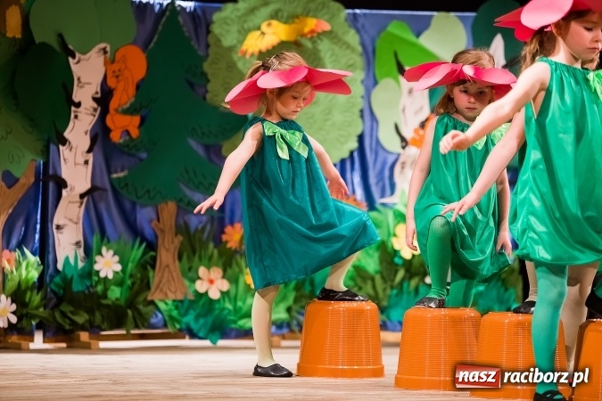 Zdjęcie w galerii na portalu naszraciborz.pl: X Mini Festiwal Przedszkolaków w DK Strzecha wiadomości z regionu