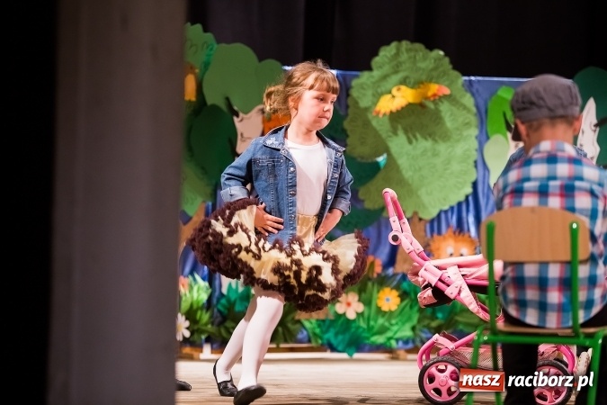 Zdjęcie w galerii na portalu naszraciborz.pl: X Mini Festiwal Przedszkolaków w DK Strzecha wiadomości z regionu