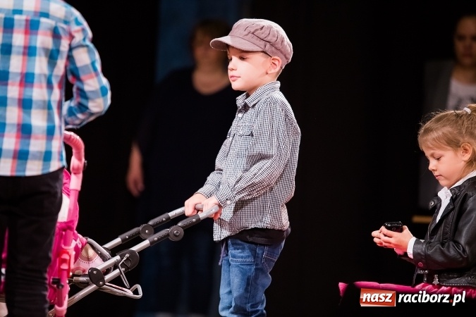 Zdjęcie w galerii na portalu naszraciborz.pl: X Mini Festiwal Przedszkolaków w DK Strzecha wiadomości z regionu