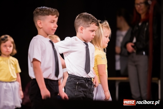 Zdjęcie w galerii na portalu naszraciborz.pl: X Mini Festiwal Przedszkolaków w DK Strzecha wiadomości z regionu