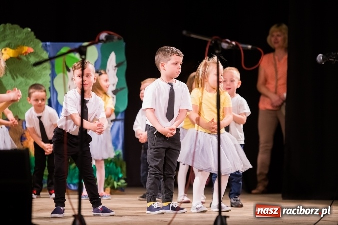 Zdjęcie w galerii na portalu naszraciborz.pl: X Mini Festiwal Przedszkolaków w DK Strzecha wiadomości z regionu
