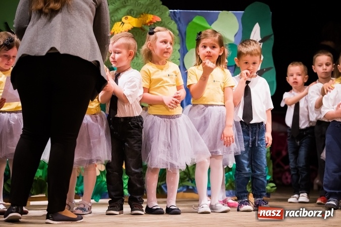 Zdjęcie w galerii na portalu naszraciborz.pl: X Mini Festiwal Przedszkolaków w DK Strzecha wiadomości z regionu