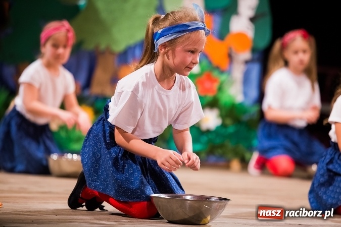 Zdjęcie w galerii na portalu naszraciborz.pl: X Mini Festiwal Przedszkolaków w DK Strzecha wiadomości z regionu