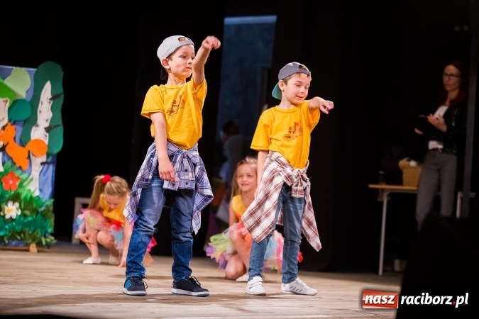 Zdjęcie w galerii na portalu naszraciborz.pl: X Mini Festiwal Przedszkolaków w DK Strzecha wiadomości z regionu