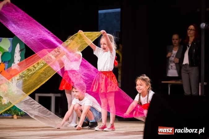 Zdjęcie w galerii na portalu naszraciborz.pl: X Mini Festiwal Przedszkolaków w DK Strzecha wiadomości z regionu