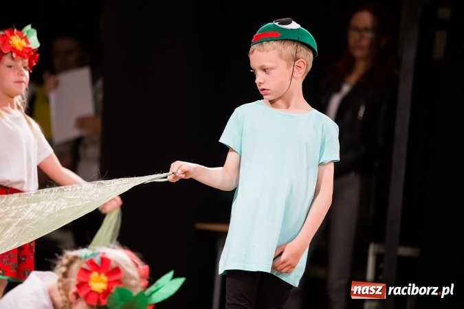 Zdjęcie w galerii na portalu naszraciborz.pl: X Mini Festiwal Przedszkolaków w DK Strzecha wiadomości z regionu