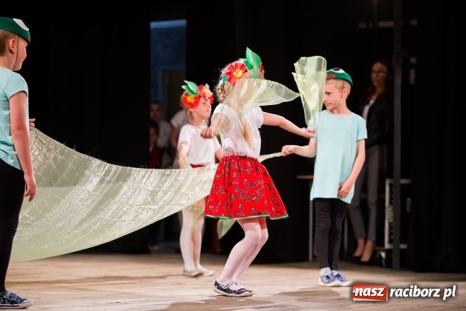 Zdjęcie w galerii na portalu naszraciborz.pl: X Mini Festiwal Przedszkolaków w DK Strzecha wiadomości z regionu