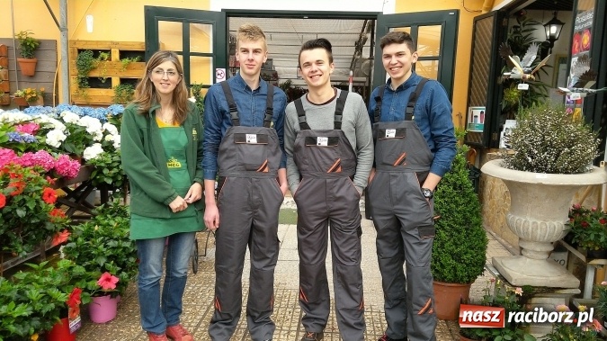 Zdjęcie w galerii na portalu naszraciborz.pl: Technicy budownictwa i architektury krajobrazu z CKZiU nr 1 na praktykach w Portugalii wiadomości z regionu