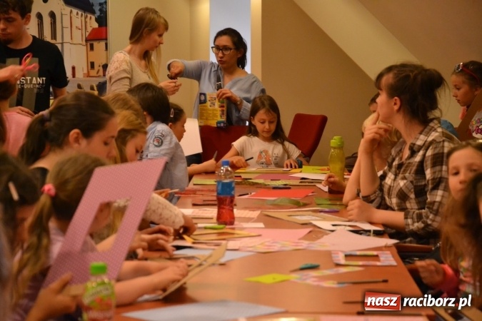 Zdjęcie w galerii na portalu naszraciborz.pl: Mamo, Tato, (s)twórzmy razem! - warsztaty kreatywne na Zamku Piastowskim za nami  wiadomości z regionu
