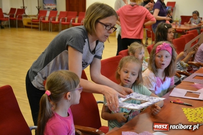 Zdjęcie w galerii na portalu naszraciborz.pl: Mamo, Tato, (s)twórzmy razem! - warsztaty kreatywne na Zamku Piastowskim za nami  wiadomości z regionu