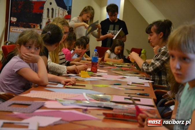 Zdjęcie w galerii na portalu naszraciborz.pl: Mamo, Tato, (s)twórzmy razem! - warsztaty kreatywne na Zamku Piastowskim za nami  wiadomości z regionu