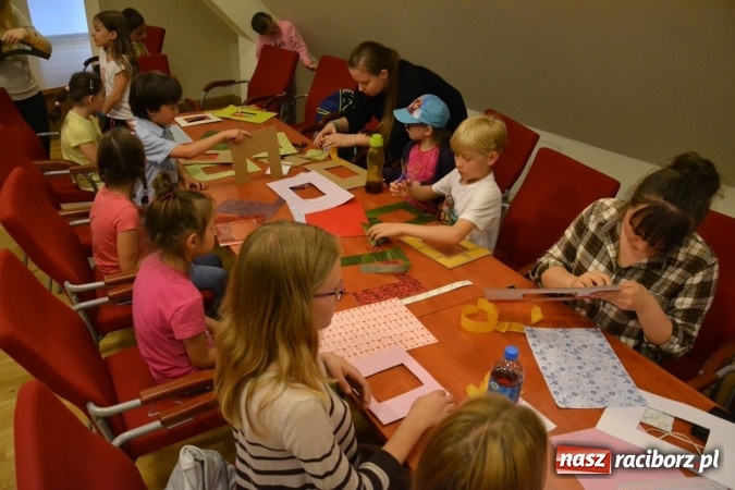 Zdjęcie w galerii na portalu naszraciborz.pl: Mamo, Tato, (s)twórzmy razem! - warsztaty kreatywne na Zamku Piastowskim za nami  wiadomości z regionu