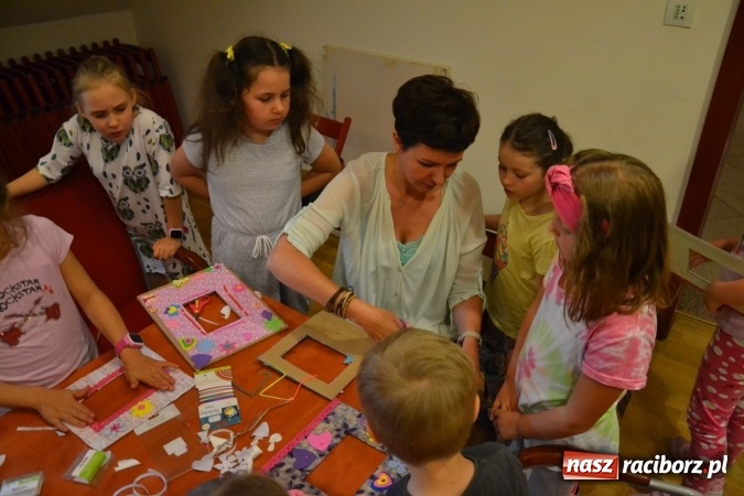 Zdjęcie w galerii na portalu naszraciborz.pl: Mamo, Tato, (s)twórzmy razem! - warsztaty kreatywne na Zamku Piastowskim za nami  wiadomości z regionu