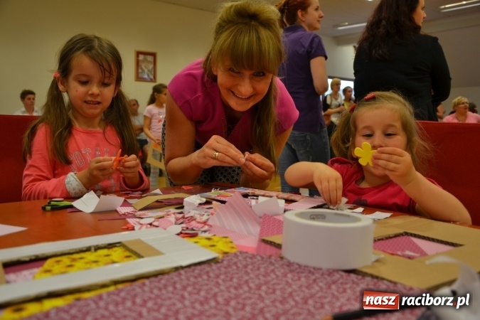 Zdjęcie w galerii na portalu naszraciborz.pl: Mamo, Tato, (s)twórzmy razem! - warsztaty kreatywne na Zamku Piastowskim za nami  wiadomości z regionu