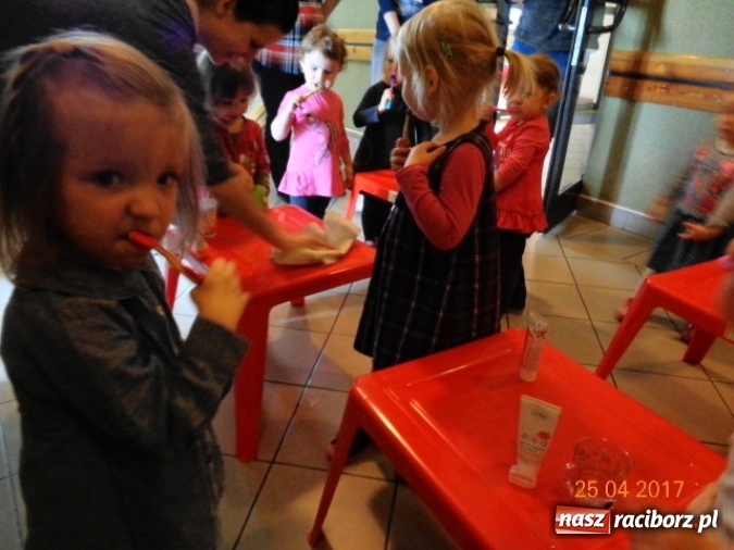 Zdjęcie w galerii na portalu naszraciborz.pl: Baw się z nami, Fikusiami  wiadomości z regionu