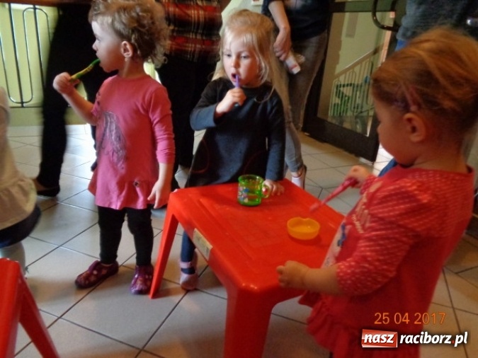 Zdjęcie w galerii na portalu naszraciborz.pl: Baw się z nami, Fikusiami  wiadomości z regionu