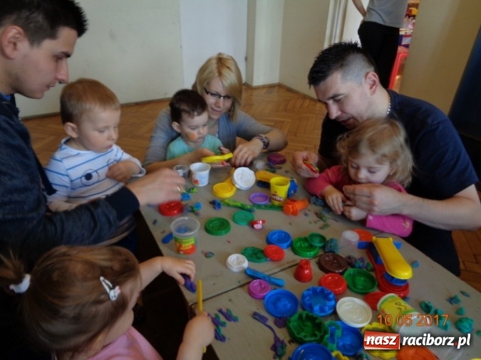 Zdjęcie w galerii na portalu naszraciborz.pl: Baw się z nami, Fikusiami  wiadomości z regionu