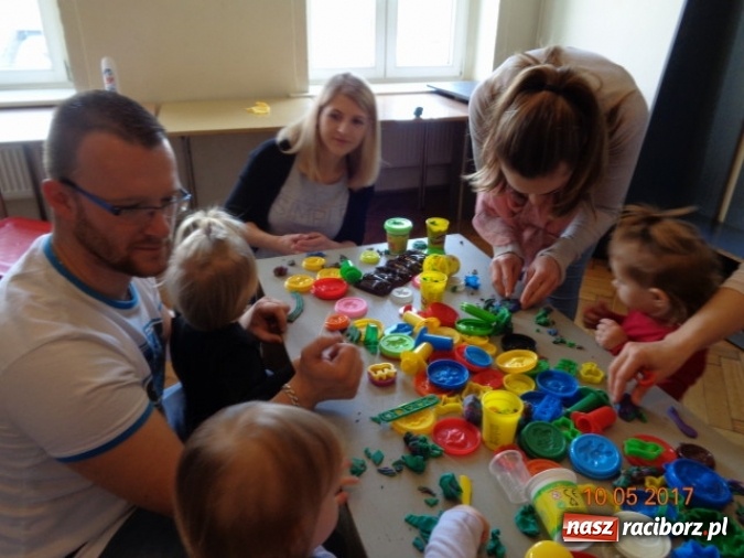 Zdjęcie w galerii na portalu naszraciborz.pl: Baw się z nami, Fikusiami  wiadomości z regionu