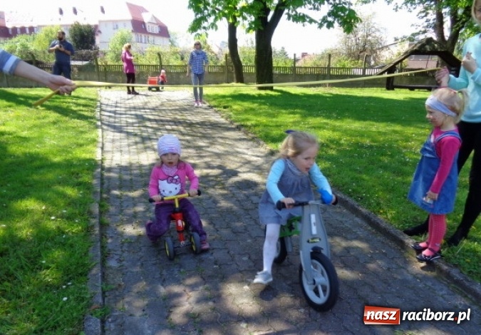 Zdjęcie w galerii na portalu naszraciborz.pl: Baw się z nami, Fikusiami  wiadomości z regionu