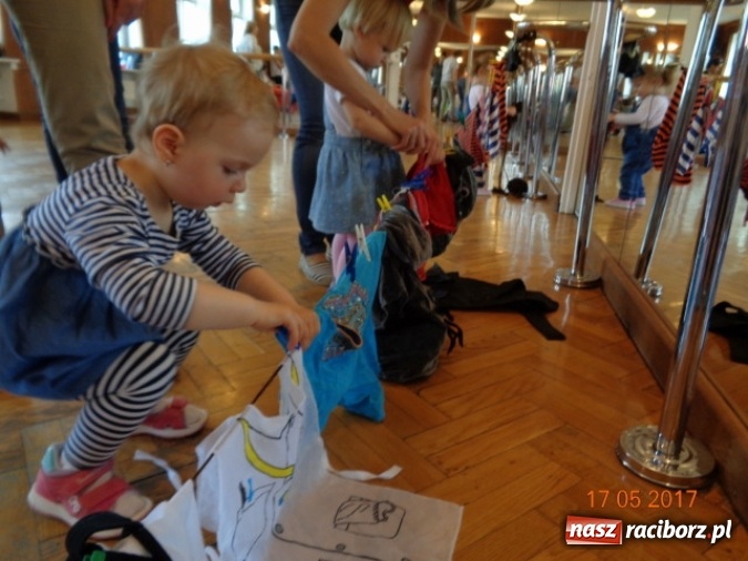 Zdjęcie w galerii na portalu naszraciborz.pl: Baw się z nami, Fikusiami  wiadomości z regionu