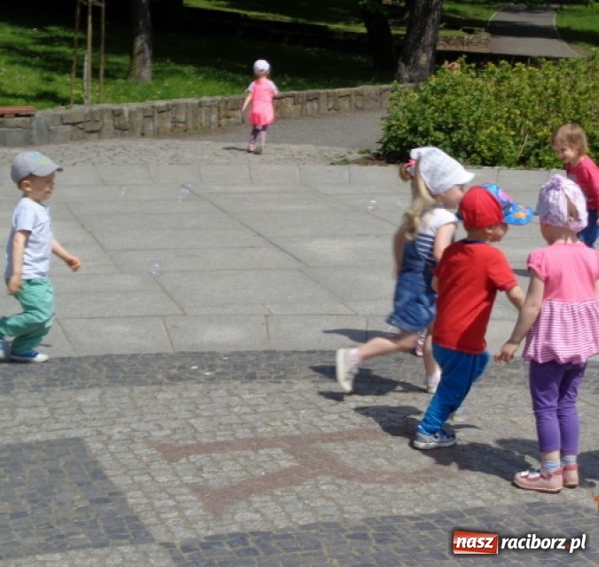 Zdjęcie w galerii na portalu naszraciborz.pl: Baw się z nami, Fikusiami  wiadomości z regionu