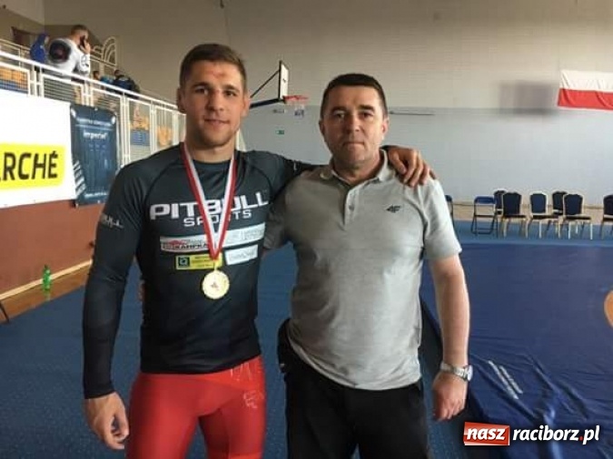 Zdjęcie w galerii na portalu naszraciborz.pl: Historyczny sukces zawodników Dębu Brzeźnica wiadomości z regionu