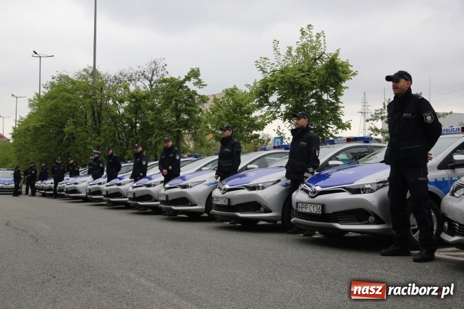 Zdjęcie w galerii na portalu naszraciborz.pl: Hybrydy dla śląskiej policji  wiadomości z regionu