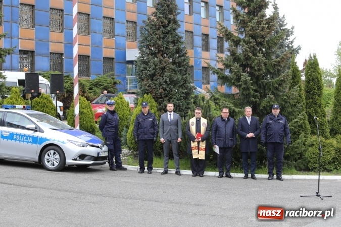 Zdjęcie w galerii na portalu naszraciborz.pl: Hybrydy dla śląskiej policji  wiadomości z regionu