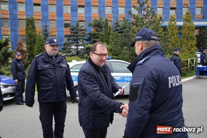Zdjęcie w galerii na portalu naszraciborz.pl: Hybrydy dla śląskiej policji  wiadomości z regionu