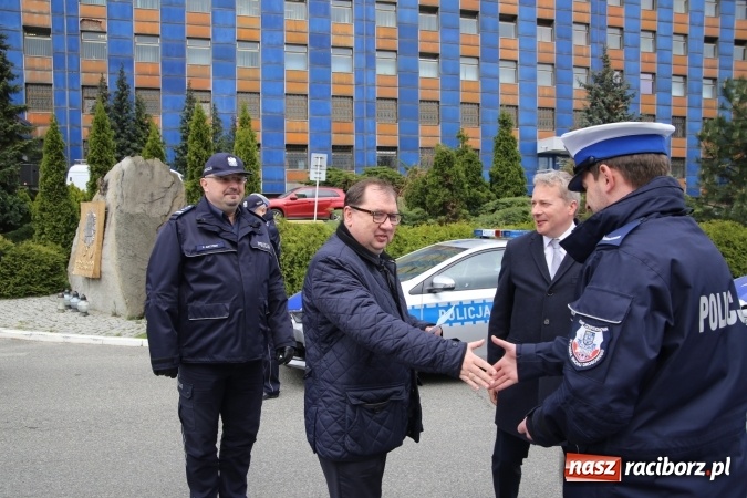 Zdjęcie w galerii na portalu naszraciborz.pl: Hybrydy dla śląskiej policji  wiadomości z regionu