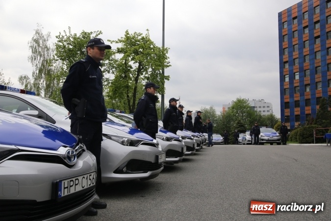 Zdjęcie w galerii na portalu naszraciborz.pl: Hybrydy dla śląskiej policji  wiadomości z regionu