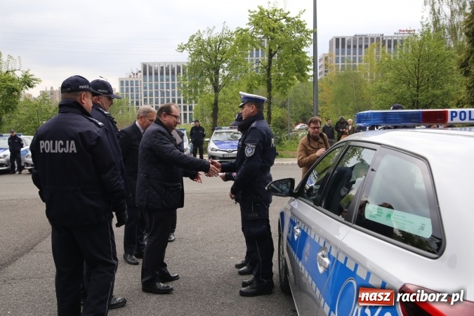Zdjęcie w galerii na portalu naszraciborz.pl: Hybrydy dla śląskiej policji  wiadomości z regionu