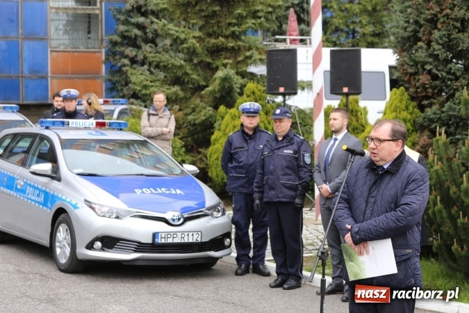 Zdjęcie w galerii na portalu naszraciborz.pl: Hybrydy dla śląskiej policji  wiadomości z regionu